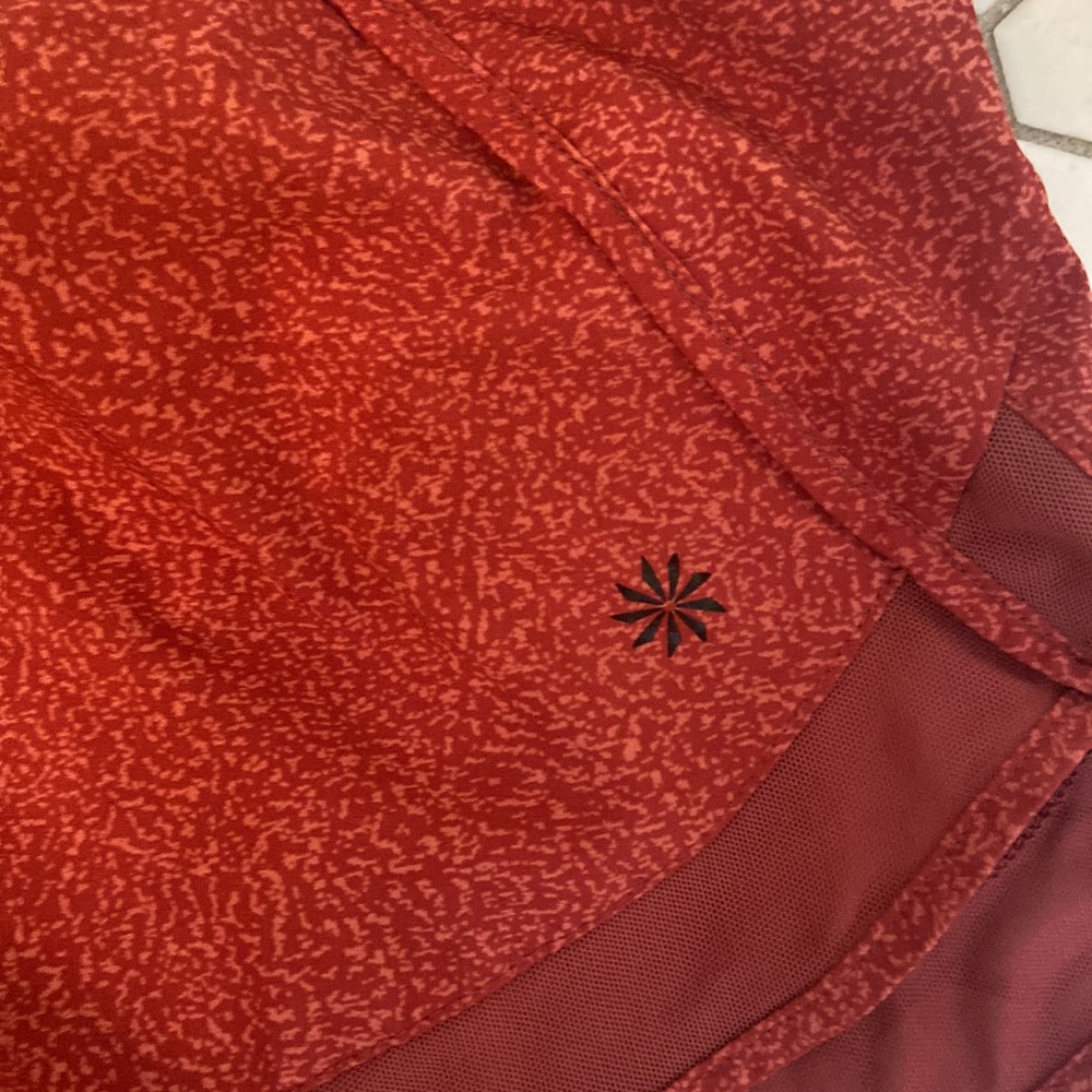 Athleta Mesh Racer Run Short - Picture 3 of 3